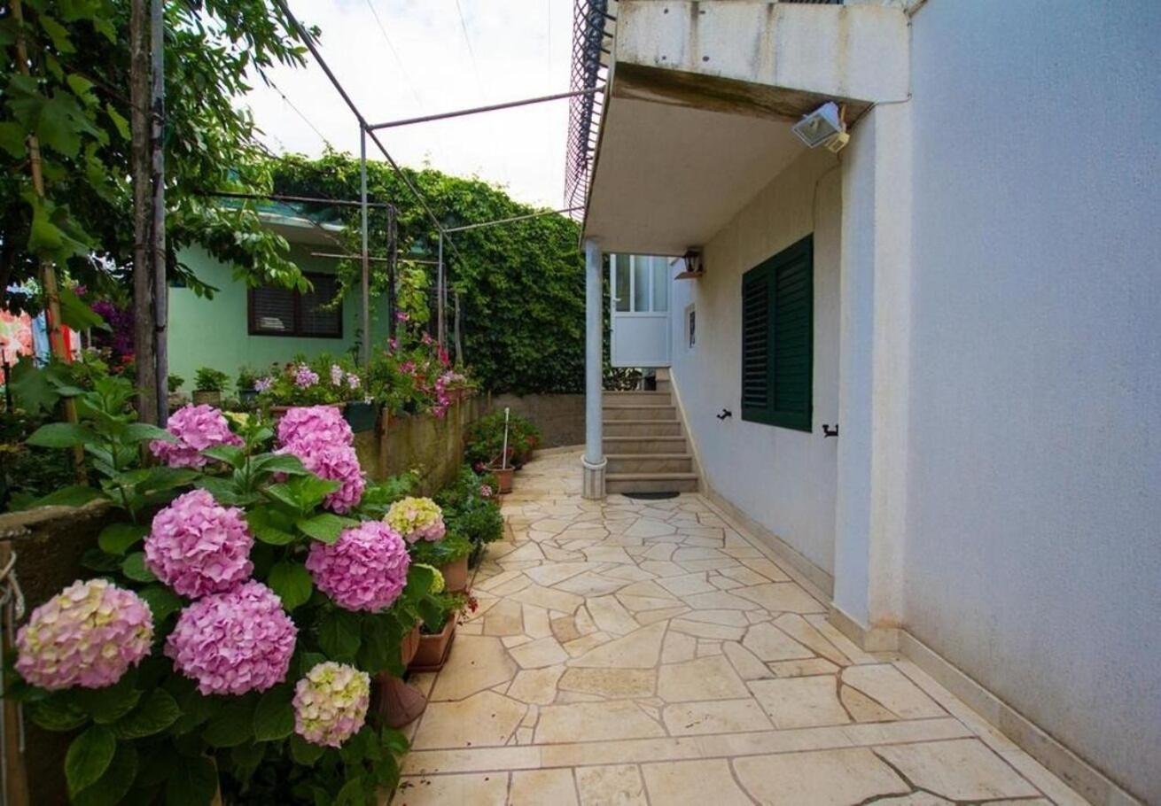 Apartments Juri Sućuraj Zewnętrze zdjęcie