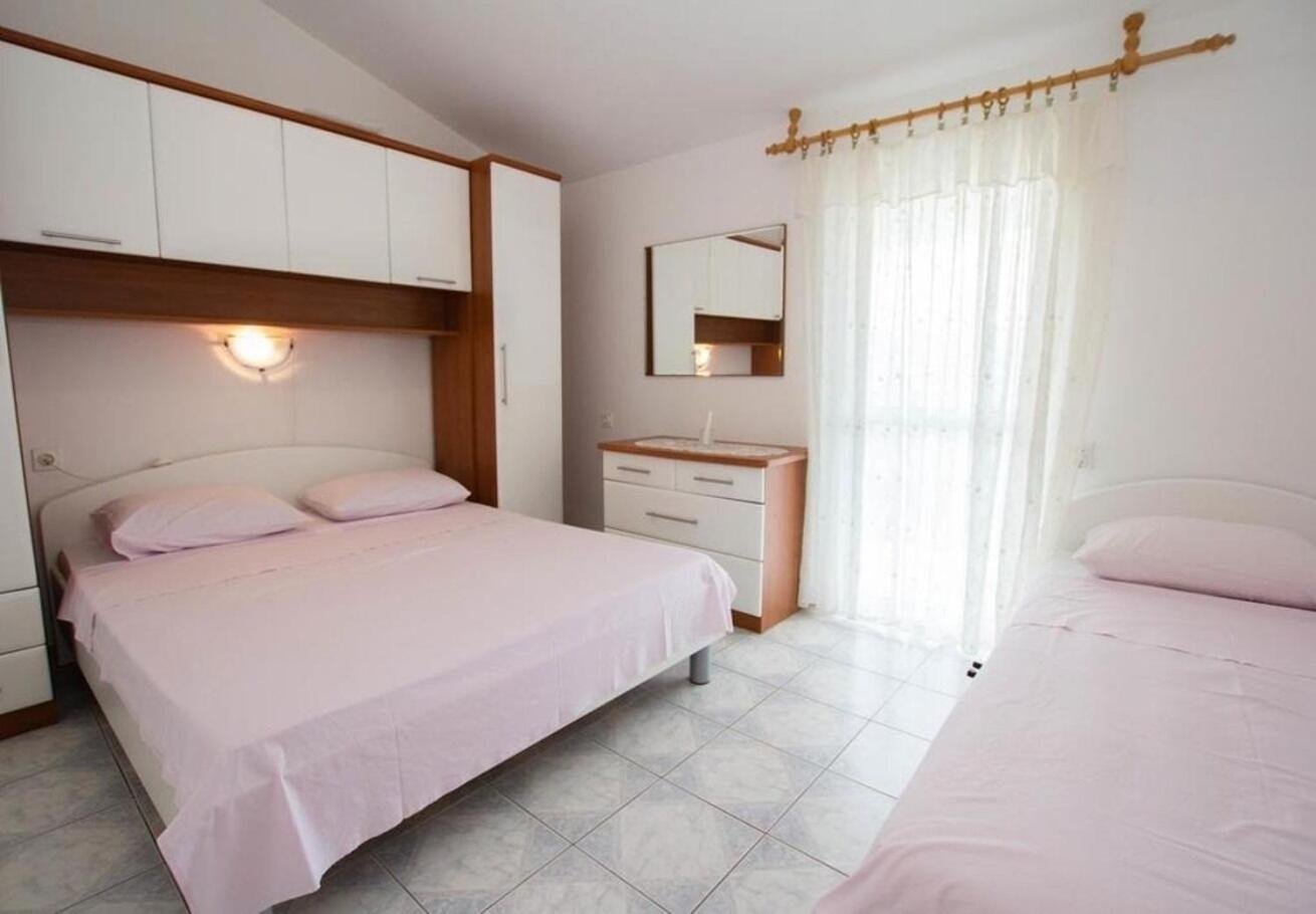 Apartments Juri Sućuraj Zewnętrze zdjęcie